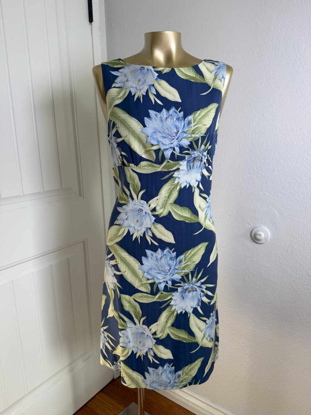 Tommy Bahama Shift Silk Dress Tropical Hawaiian Resort Women’s Sz 8 Purple Green